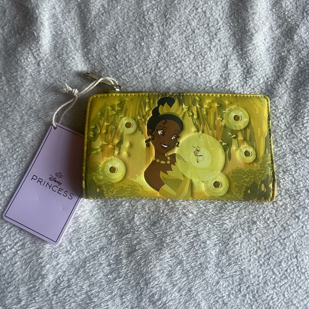 LOUNGEFLY DISNEY TIANA POND SCENE GOLD WALLET ~ WITH TAGS~ BRAND NEW~